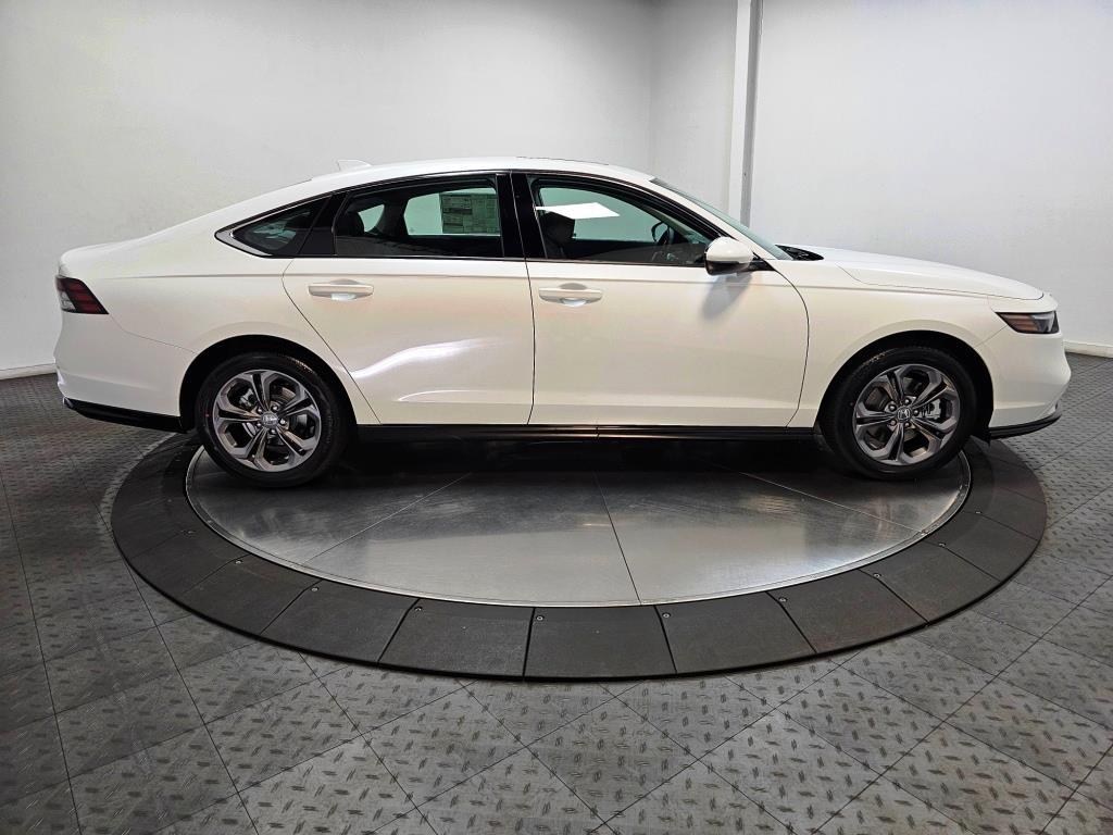 2026 Honda Accord Hybrid EX-L - Platinum White Pearl exterior view 9