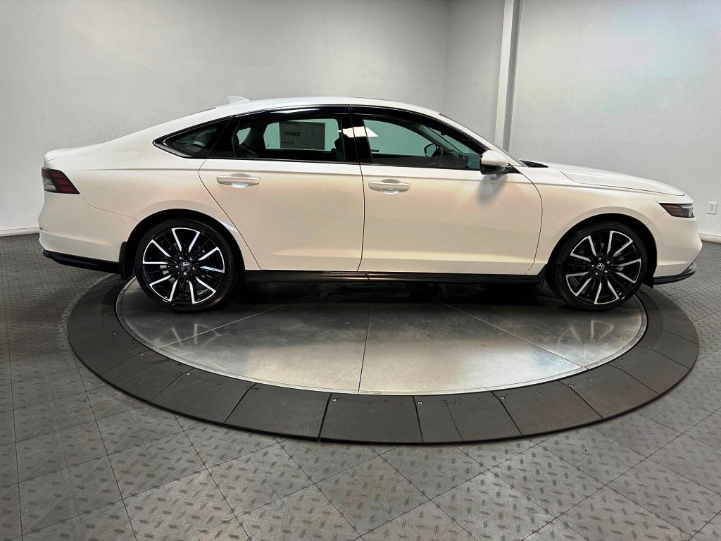 2026 Honda CR-V Hybrid Sport Touring - WHITE exterior view 9