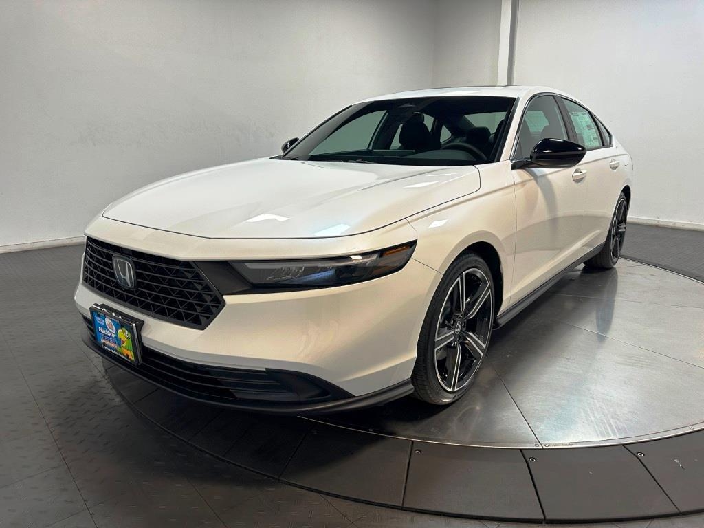 2026 Honda Accord Hybrid Sport - Platinum White Pearl exterior view 4
