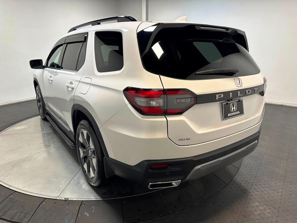 2026 Honda Pilot Elite - Platinum White Pearl exterior view 6