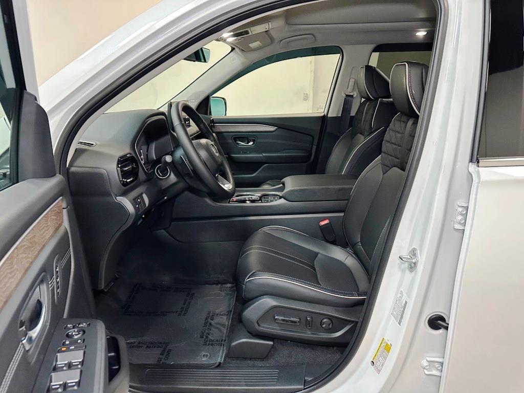 2026 Honda Pilot Elite - Platinum White Pearl exterior view 14