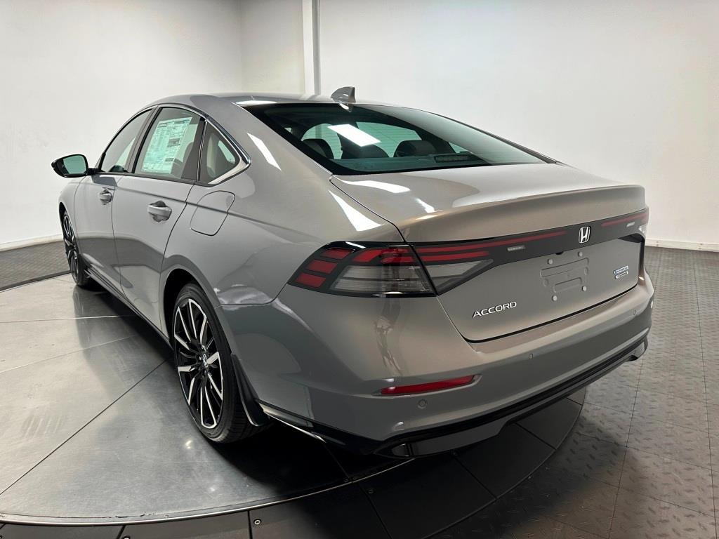 2026 Honda Accord Hybrid Touring - Urban Gray Pearl exterior view 6