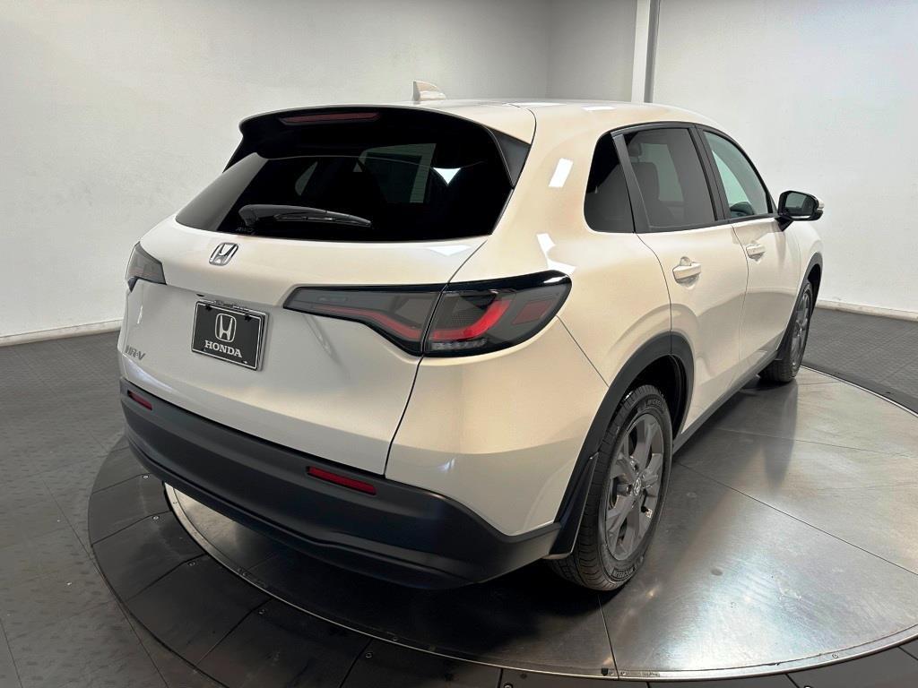 2026 Honda HR-V LX - WHITE exterior view 9