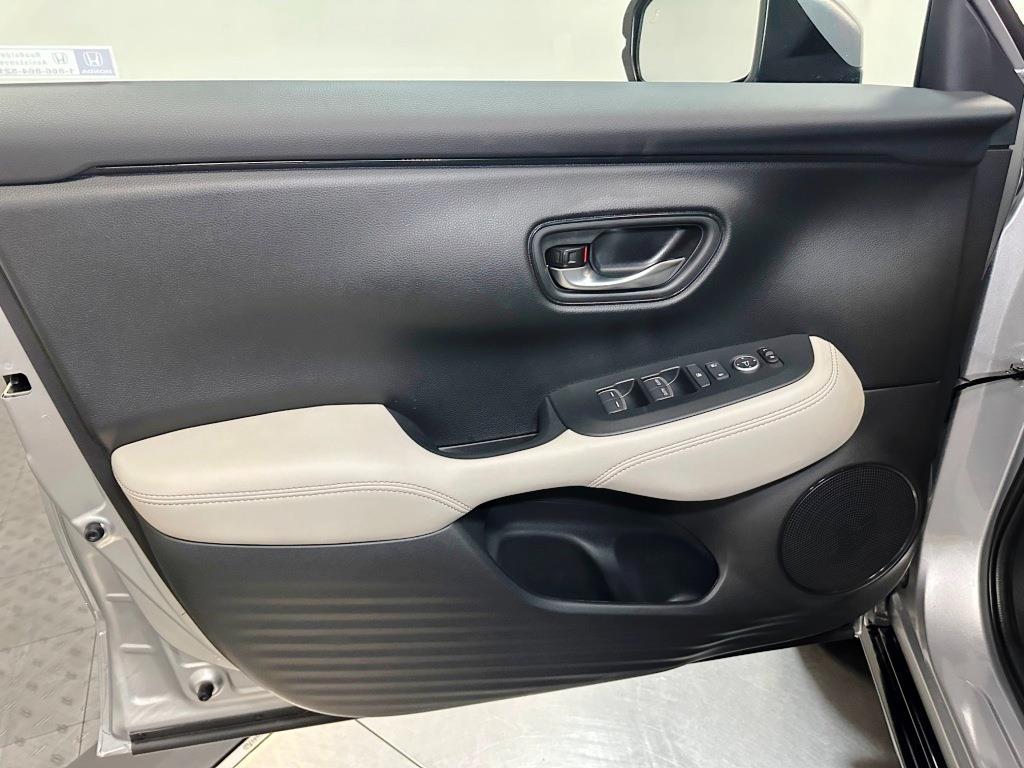 2026 Honda HR-V EX-L - Solar Silver Metallic exterior view 11