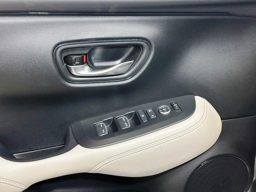 2026 Honda HR-V EX-L - Solar Silver Metallic exterior view 12