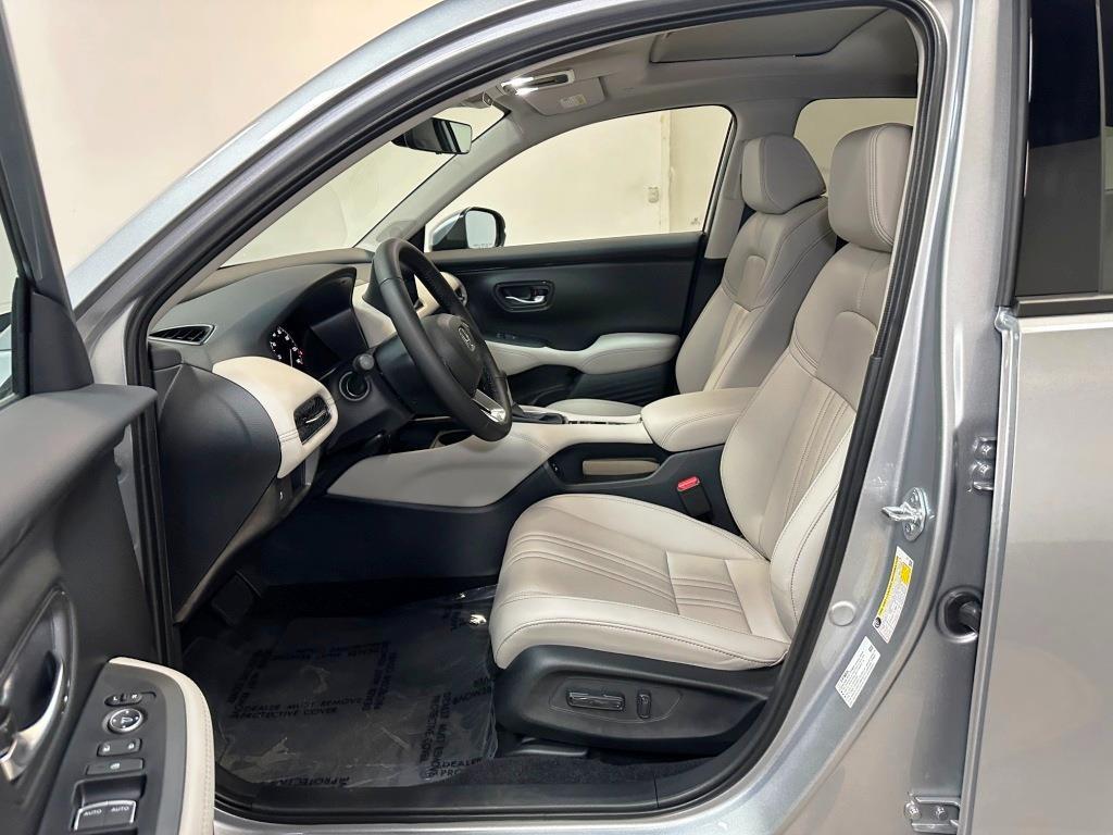 2026 Honda HR-V EX-L - Solar Silver Metallic exterior view 13