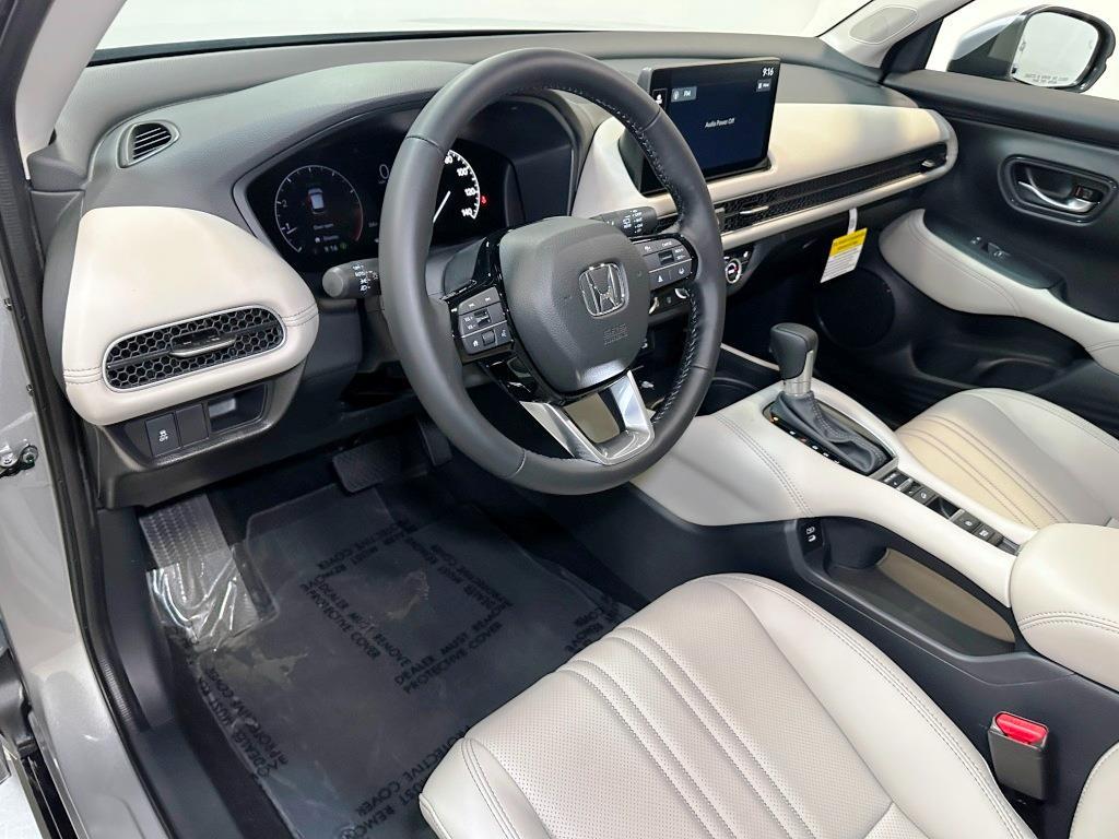 2026 Honda HR-V EX-L - Solar Silver Metallic exterior view 15