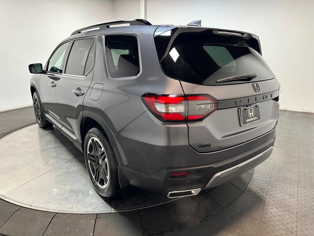 2026 Honda Pilot Touring S - Modern Steel Metallic exterior view 6
