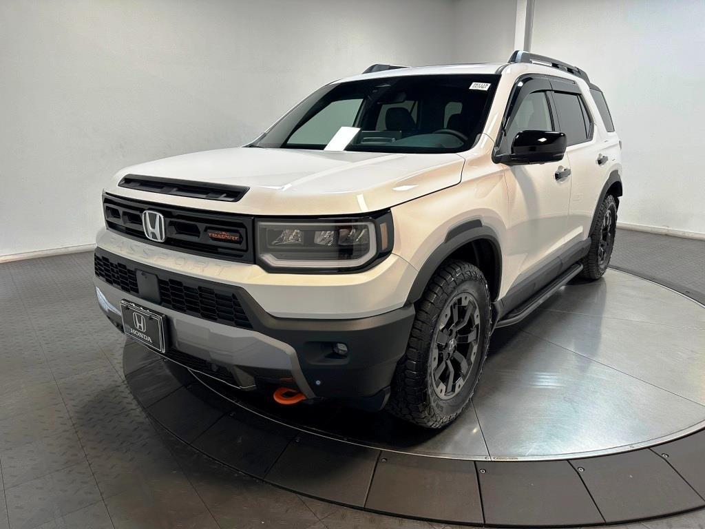 2026 Honda Passport TrailSport Elite - Platinum White Pearl exterior view 4