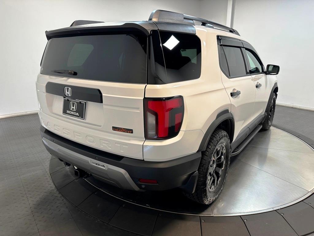 2026 Honda Passport TrailSport Elite - Platinum White Pearl exterior view 8