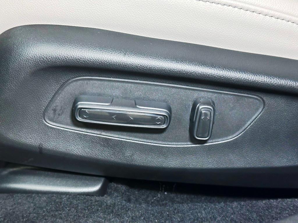 2026 Honda HR-V EX-L - WHITE exterior view 15