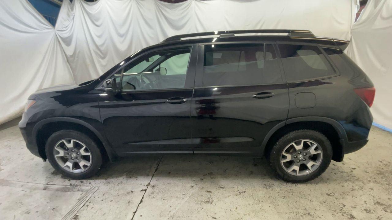 2022 Honda Passport TrailSport - Crystal Black Pearl exterior view 5