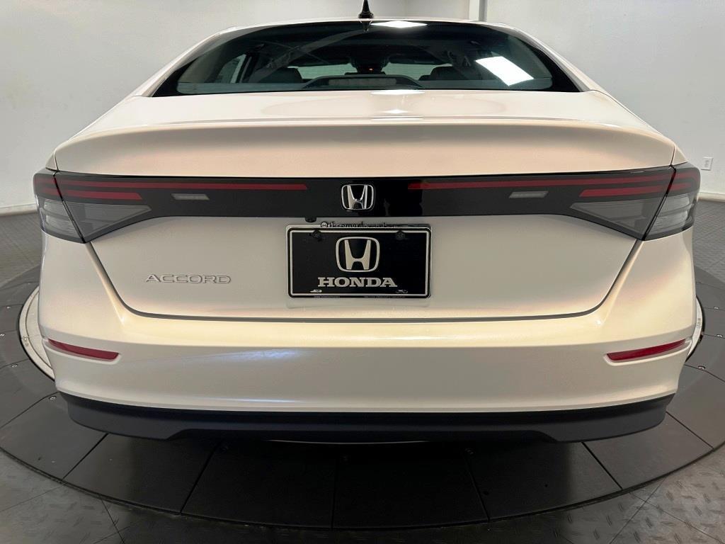 2026 Honda Accord Sedan SE - WHITE exterior view 8