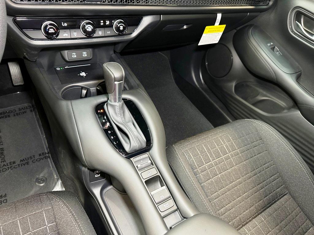 2027 Honda HR-V LX - Crystal Black Pearl exterior view 20