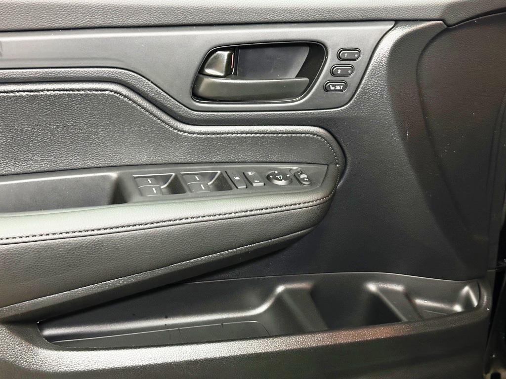 2026 Honda Odyssey EX-L - Crystal Black Pearl exterior view 12