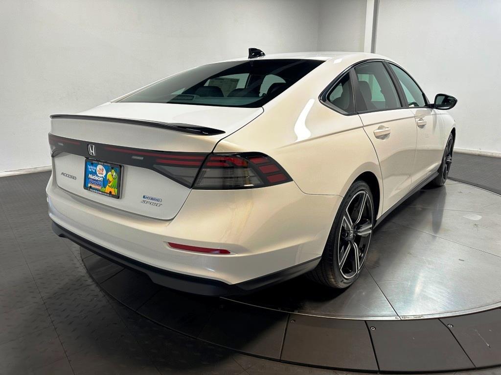 2026 Honda Accord Hybrid Sport - Platinum White Pearl exterior view 8