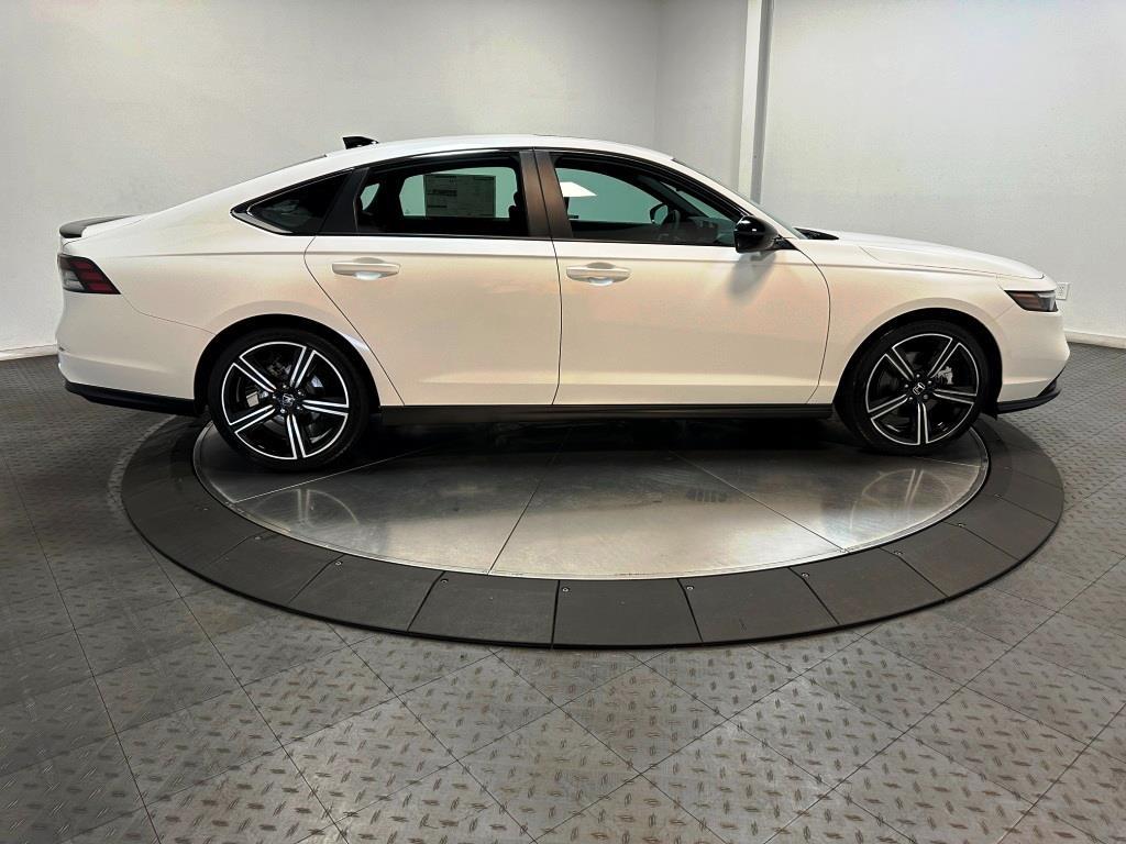 2026 Honda Accord Hybrid Sport - Platinum White Pearl exterior view 9