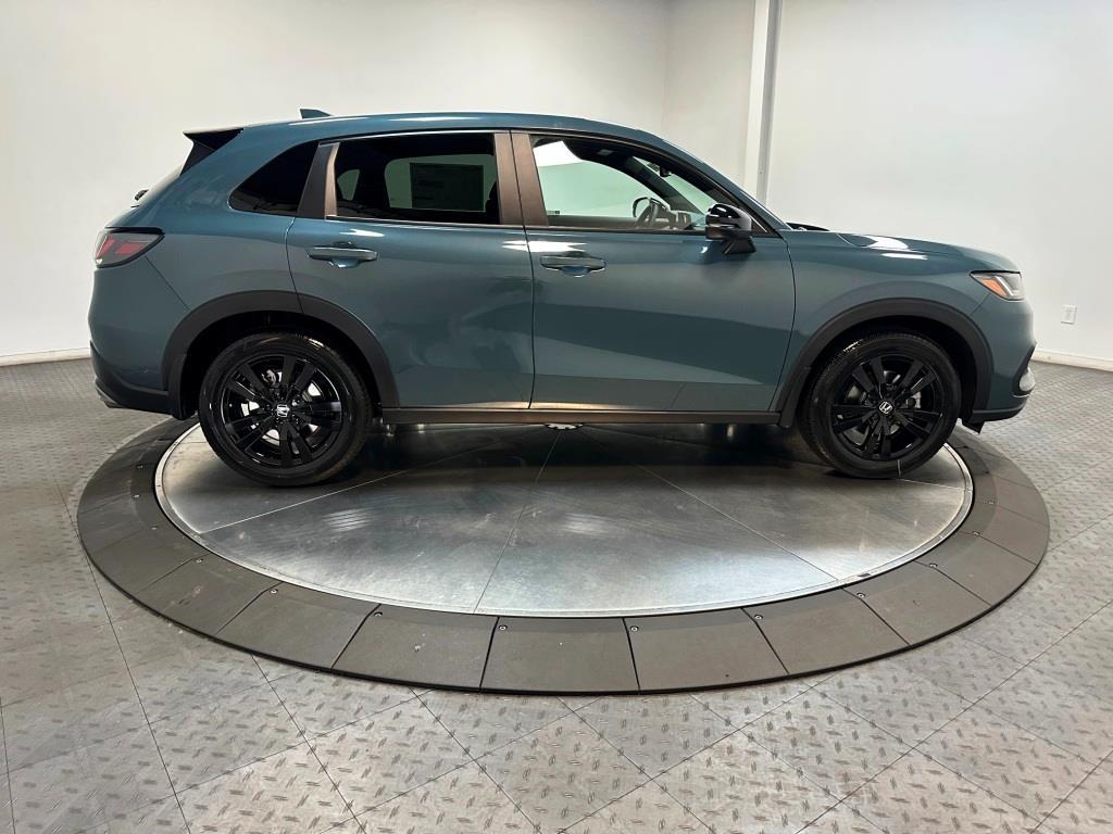 2027 Honda HR-V Sport - Nordic Forest Pearl exterior view 9