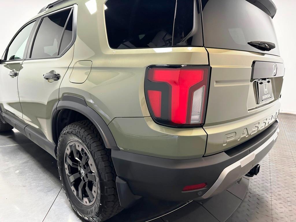 2026 Honda Passport TrailSport Elite - Ash Green Metallic exterior view 7