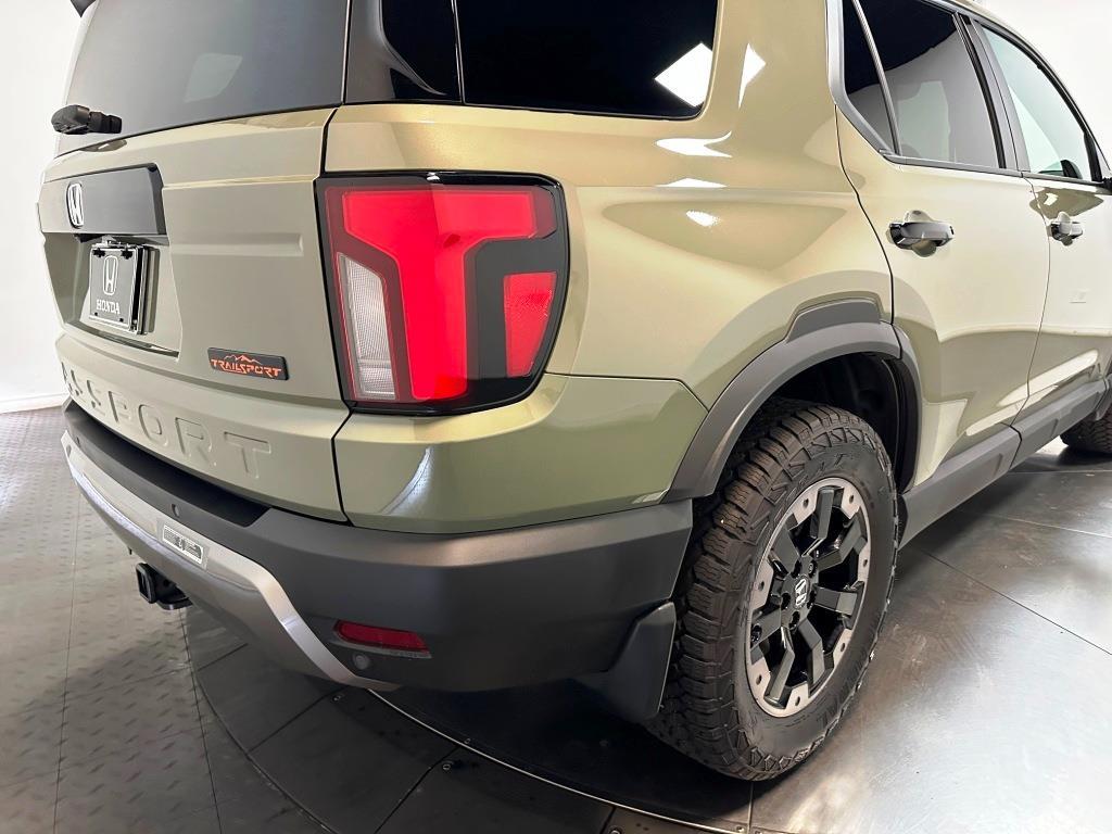 2026 Honda Passport TrailSport Elite - Ash Green Metallic exterior view 11