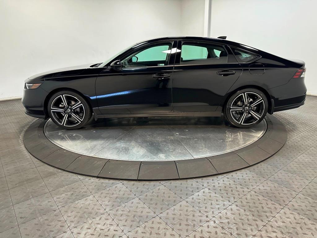 2026 Honda Accord Sedan SE - Crystal Black Pearl exterior view 5