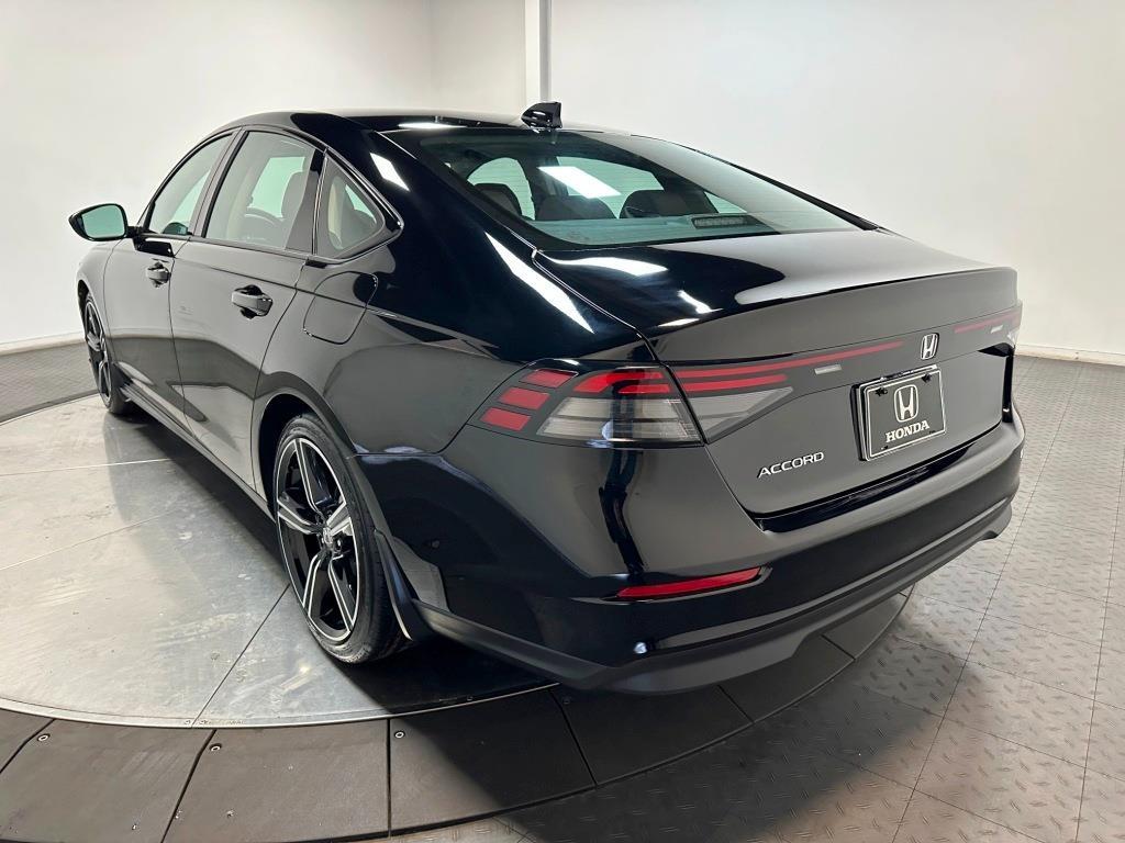2026 Honda Accord Sedan SE - Crystal Black Pearl exterior view 6