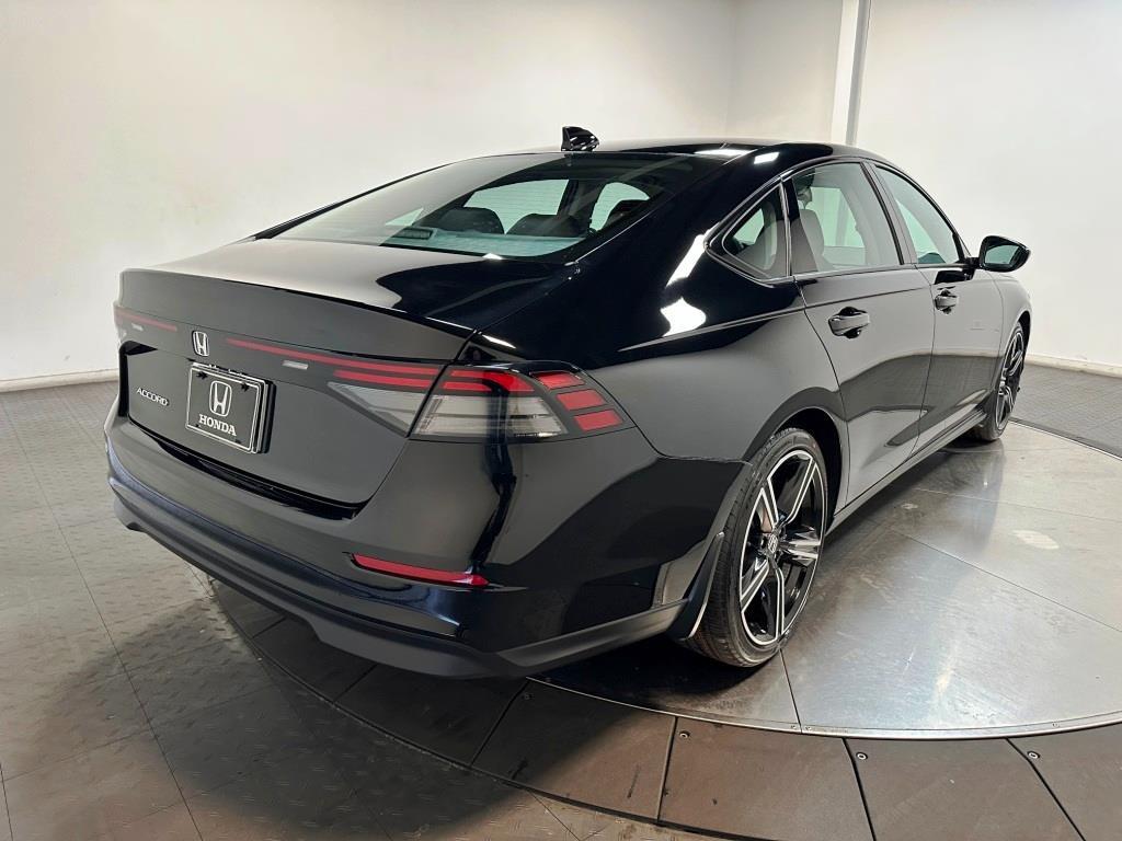 2026 Honda Accord Sedan SE - Crystal Black Pearl exterior view 8