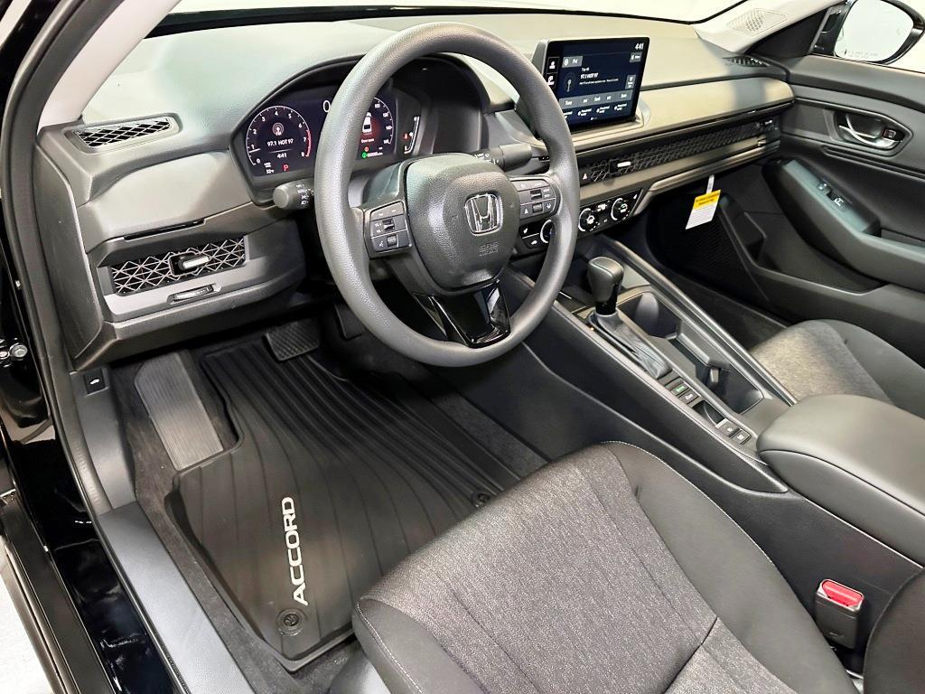 2026 Honda Accord Sedan SE - Crystal Black Pearl exterior view 15