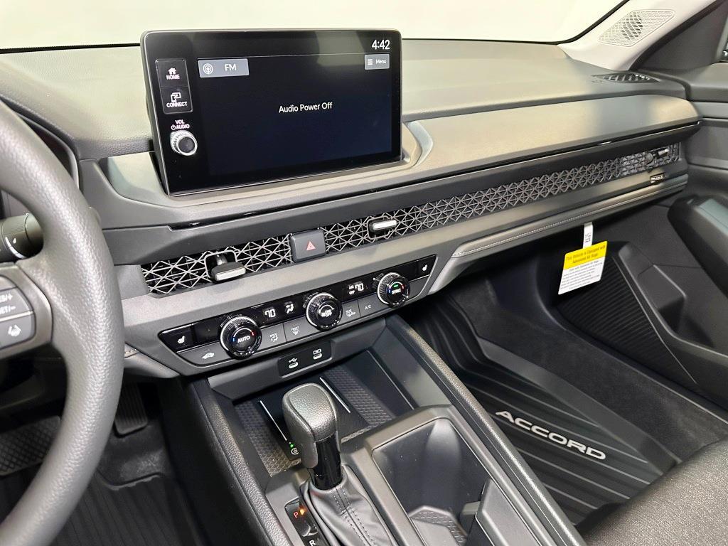 2026 Honda Accord Sedan SE - Crystal Black Pearl exterior view 19