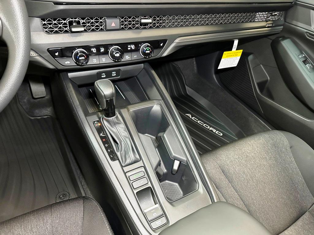 2026 Honda Accord Sedan SE - Crystal Black Pearl exterior view 20