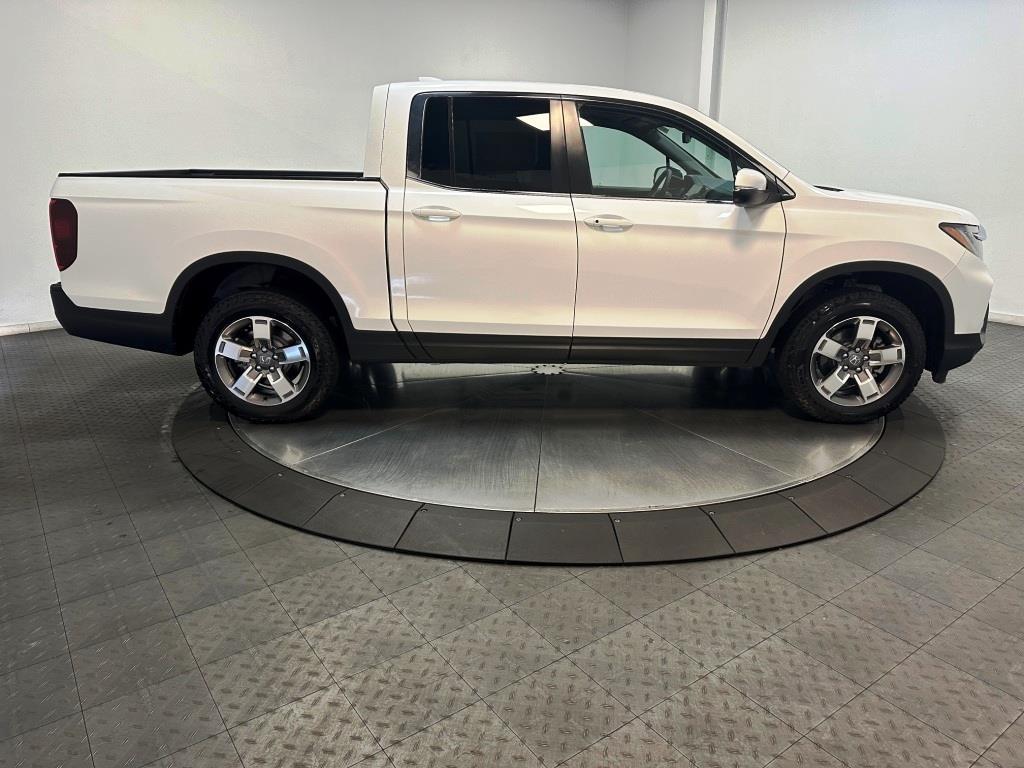 2026 Honda Ridgeline RTL - Platinum White Pearl exterior view 9