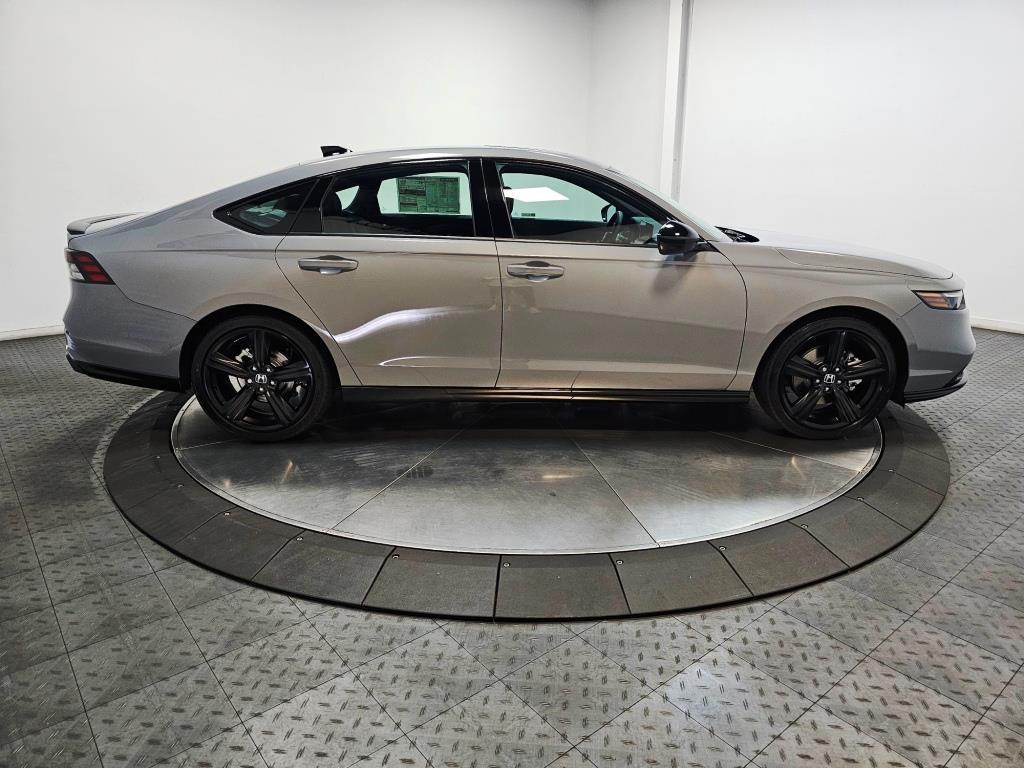 2026 Honda Accord Hybrid Sport-L - Urban Gray Pearl exterior view 9