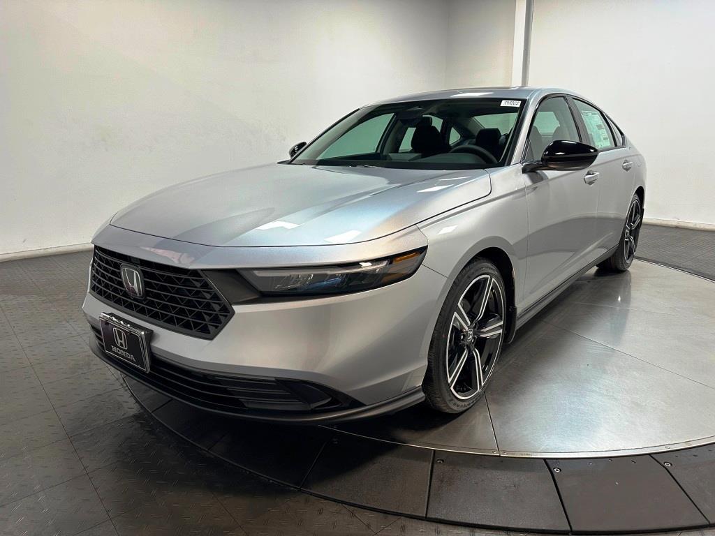 2026 Honda Accord Sedan SE - Solar Silver Metallic exterior view 4