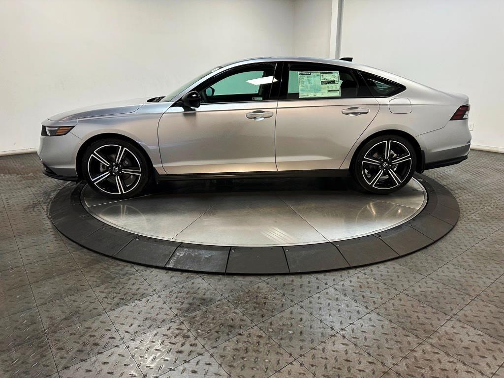 2026 Honda Accord Sedan SE - Solar Silver Metallic exterior view 5