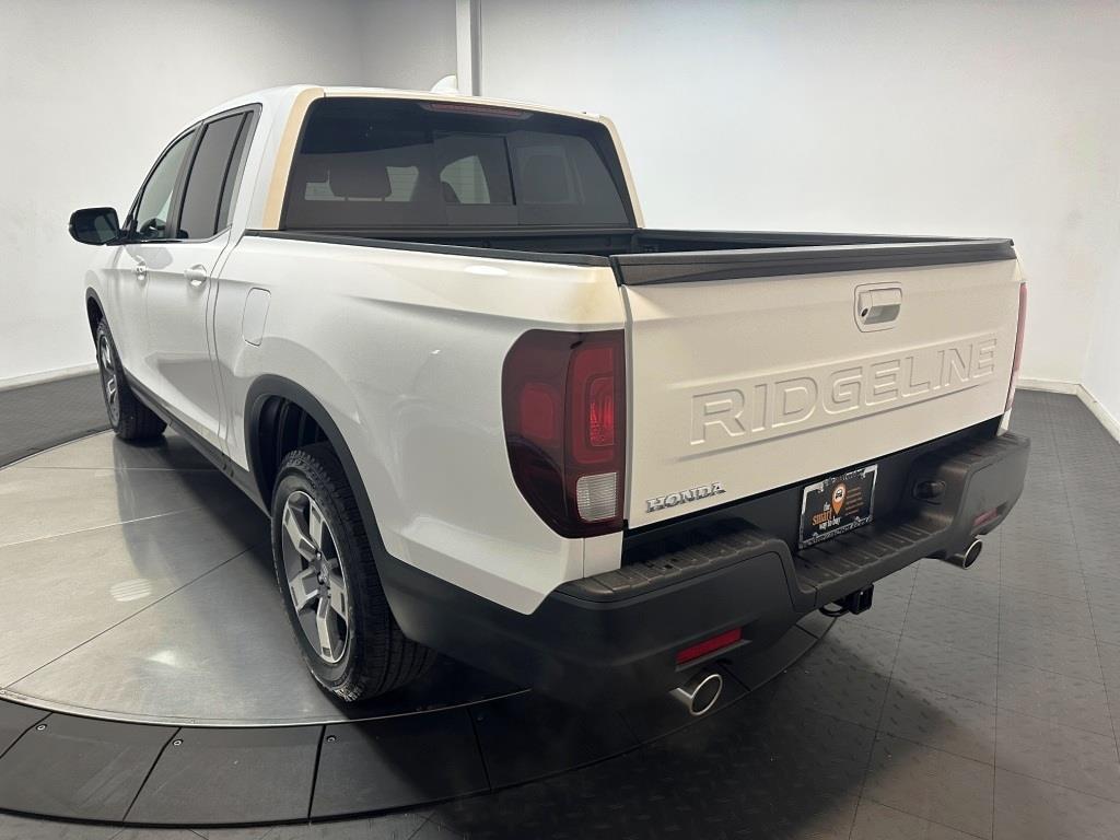 2026 Honda Ridgeline RTL - Platinum White Pearl exterior view 6