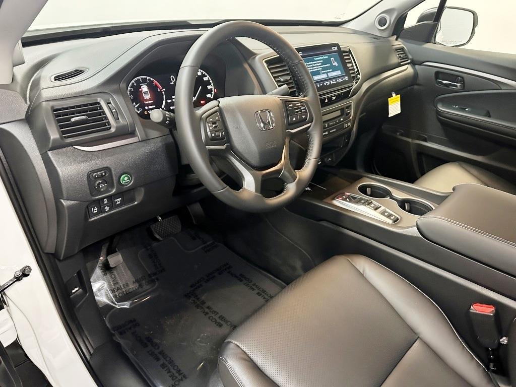 2026 Honda Ridgeline RTL - Platinum White Pearl exterior view 15