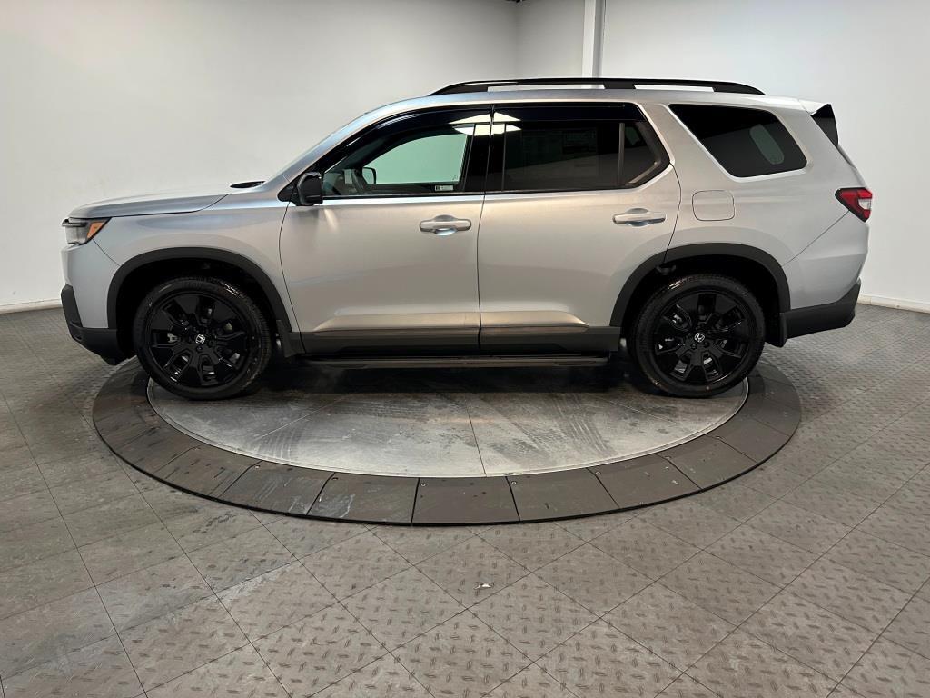 2026 Honda Pilot Black Edition - Solar Silver Metallic exterior view 5