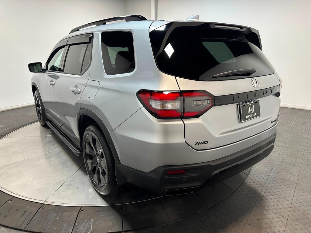 2026 Honda Pilot Black Edition - Solar Silver Metallic exterior view 6