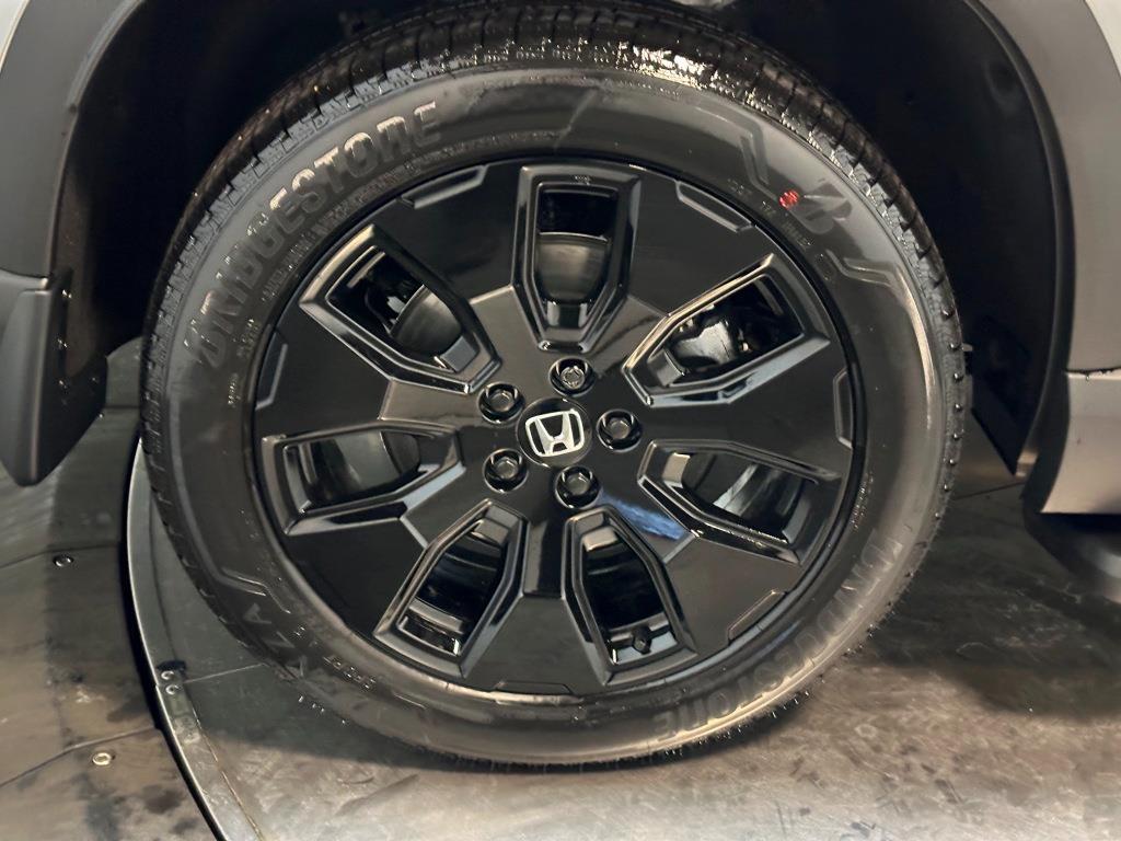 2026 Honda Pilot Black Edition - Solar Silver Metallic exterior view 10