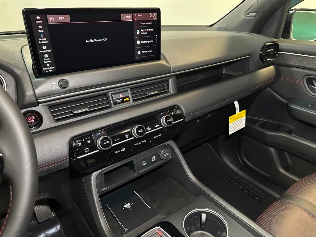 2026 Honda Pilot Black Edition - Solar Silver Metallic exterior view 19