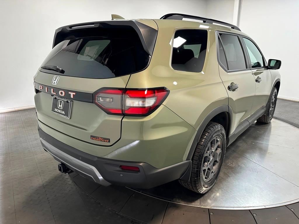 2026 Honda Pilot TrailSport - Ash Green Metallic exterior view 8