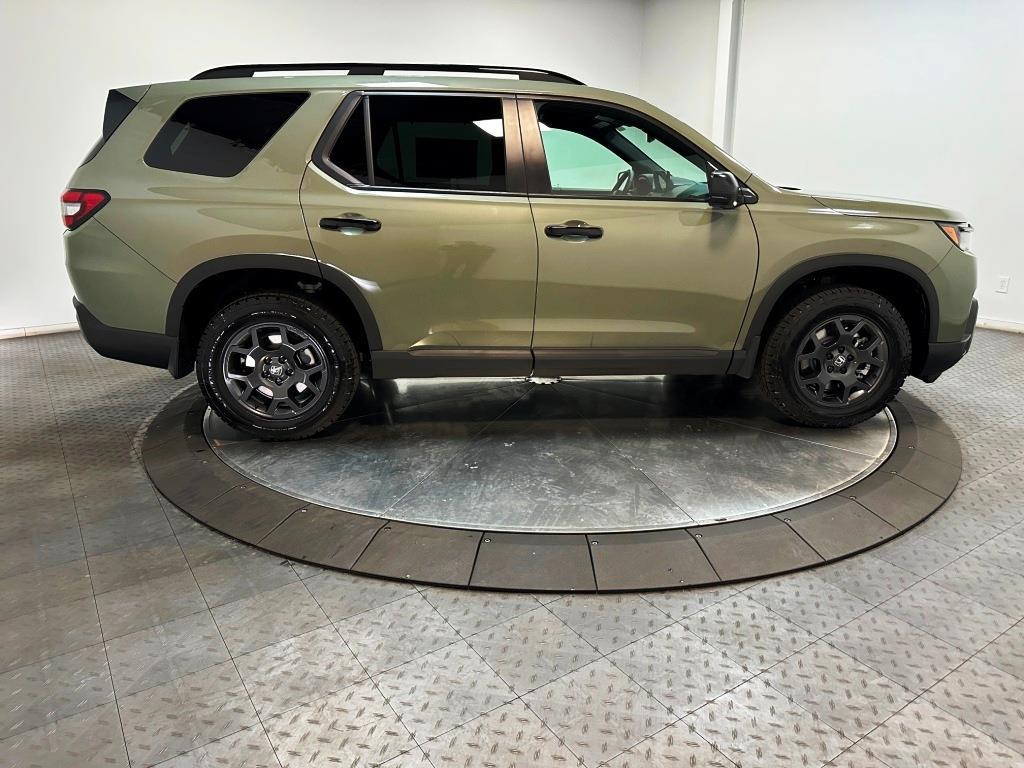 2026 Honda Pilot TrailSport - Ash Green Metallic exterior view 9