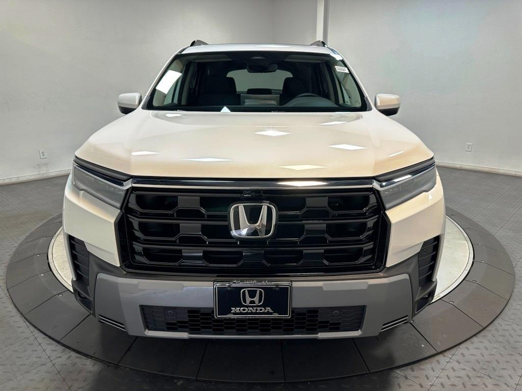 2026 Honda Pilot Touring - Platinum White Pearl exterior view 3
