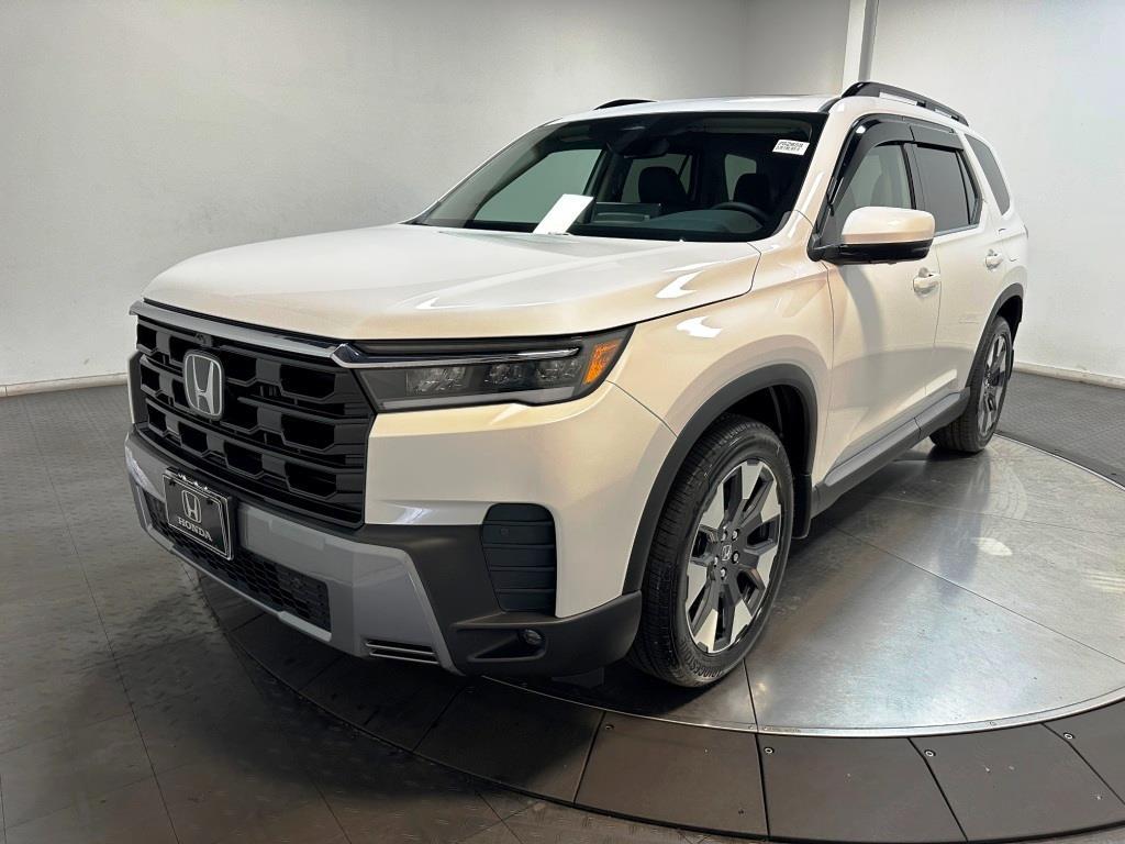 2026 Honda Pilot Touring - Platinum White Pearl exterior view 4