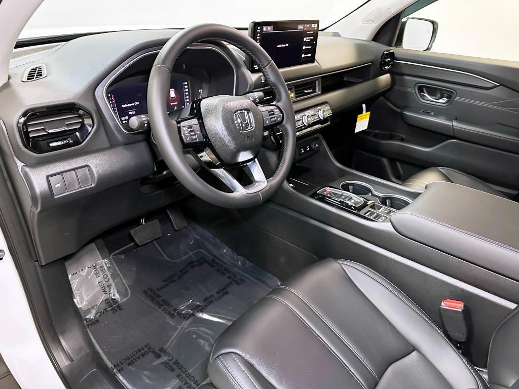 2026 Honda Pilot Touring - Platinum White Pearl exterior view 15