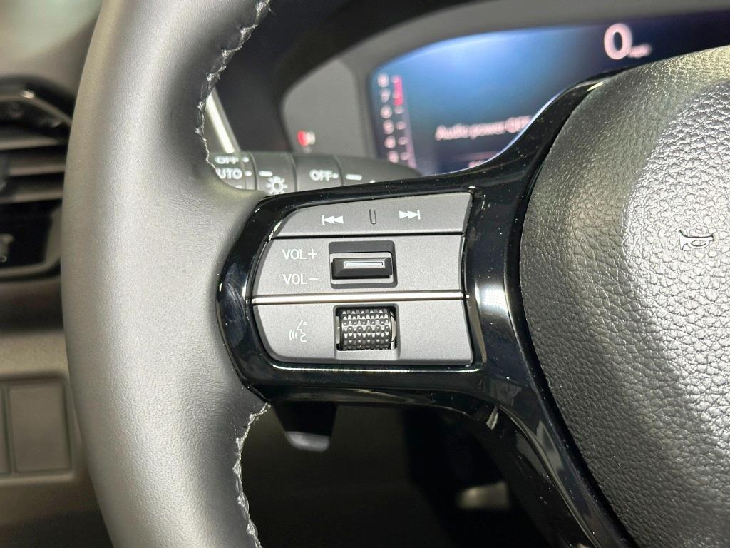 2026 Honda Pilot Touring - Platinum White Pearl exterior view 16