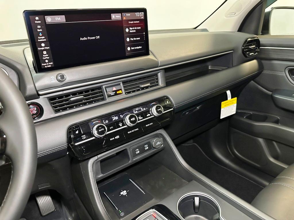 2026 Honda Pilot Touring - Platinum White Pearl exterior view 19