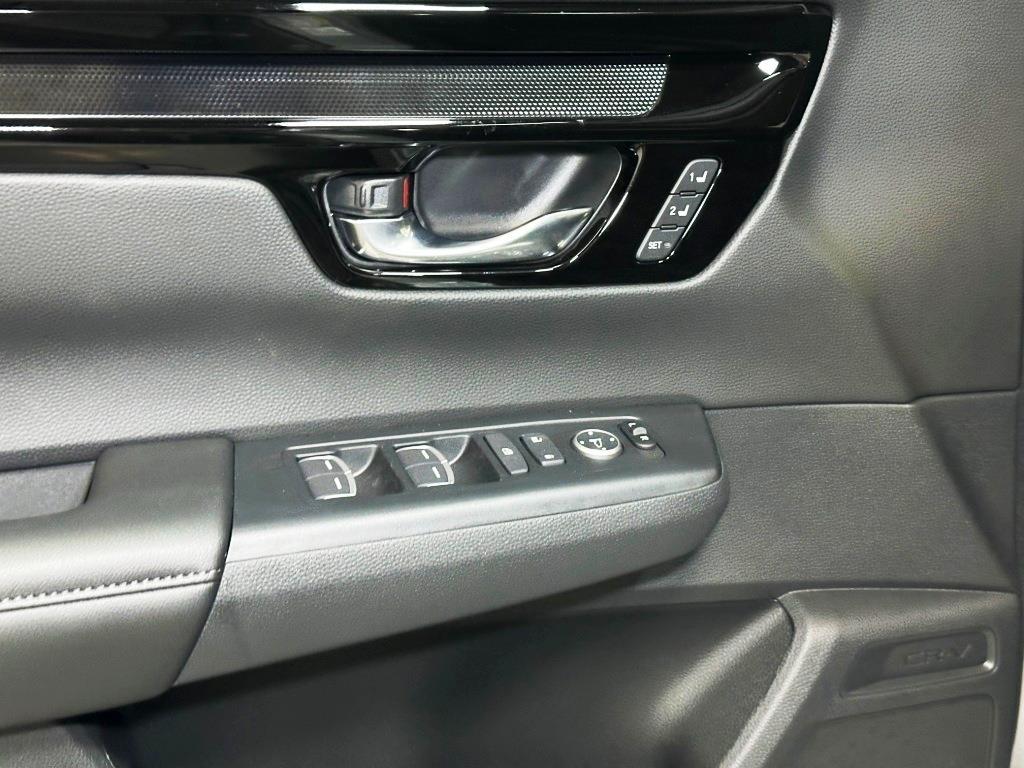 2026 Honda CR-V EX-L - Solar Silver Metallic exterior view 12