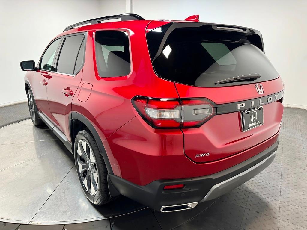 2026 Honda Pilot Touring - Radiant Red Metallic II exterior view 6