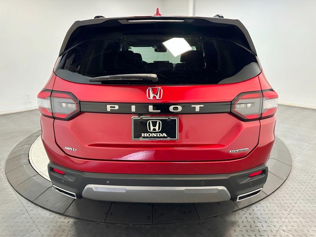 2026 Honda Pilot Touring - Radiant Red Metallic II exterior view 7